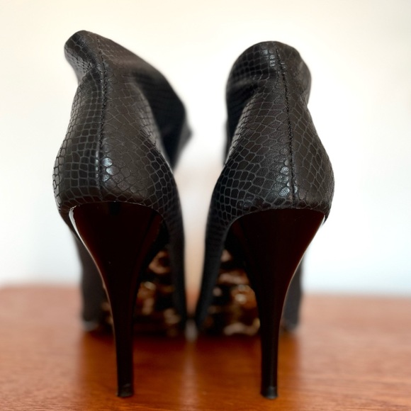 BETSY JOHNSON Slouch Bootie/Ankle Boot, Excellent Condition, Size 8M - Picture 8 of 13